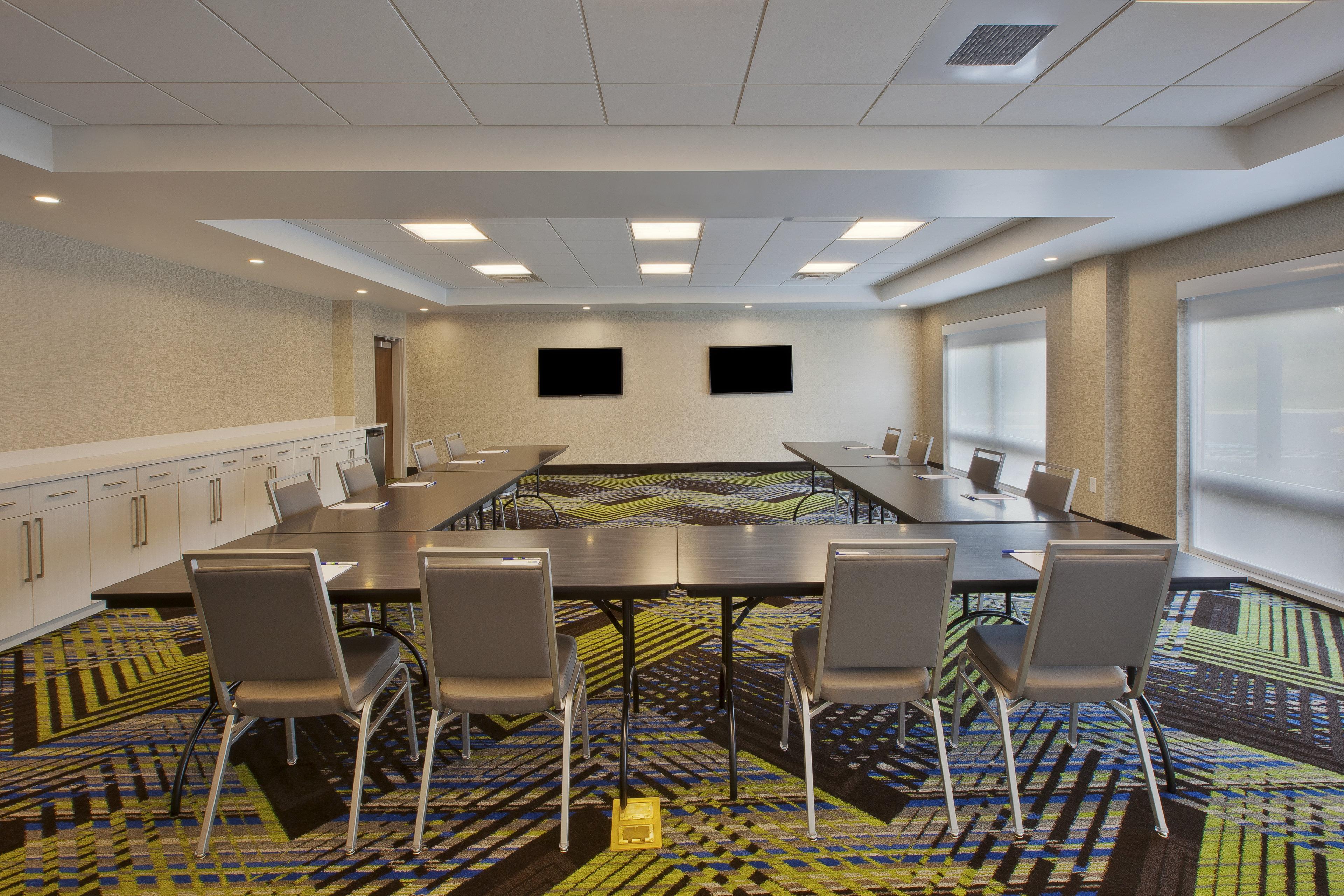 Holiday Inn Express And Suites South Hill By Ihg Екстериор снимка