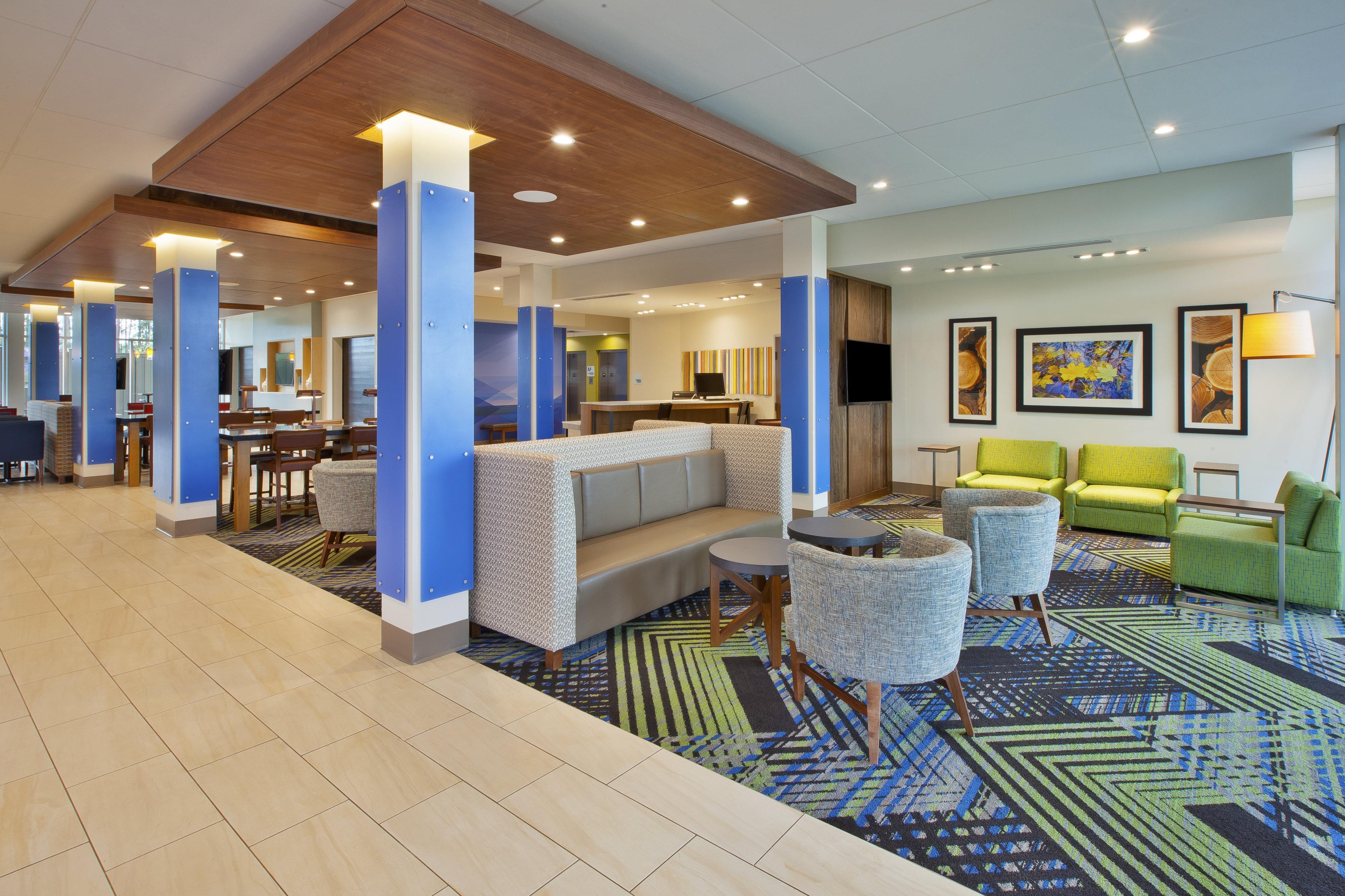 Holiday Inn Express And Suites South Hill By Ihg Екстериор снимка
